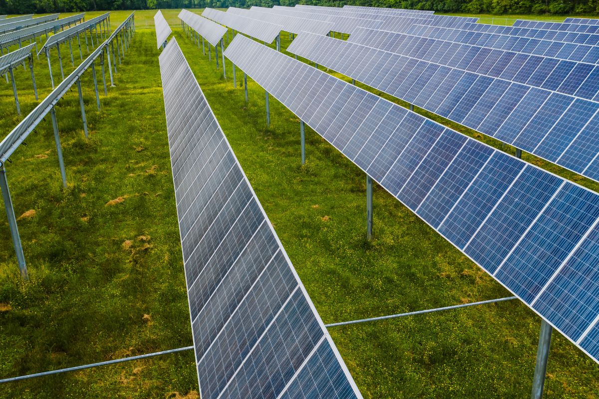 AI applications in renewable energy shown in a real renewable energy context