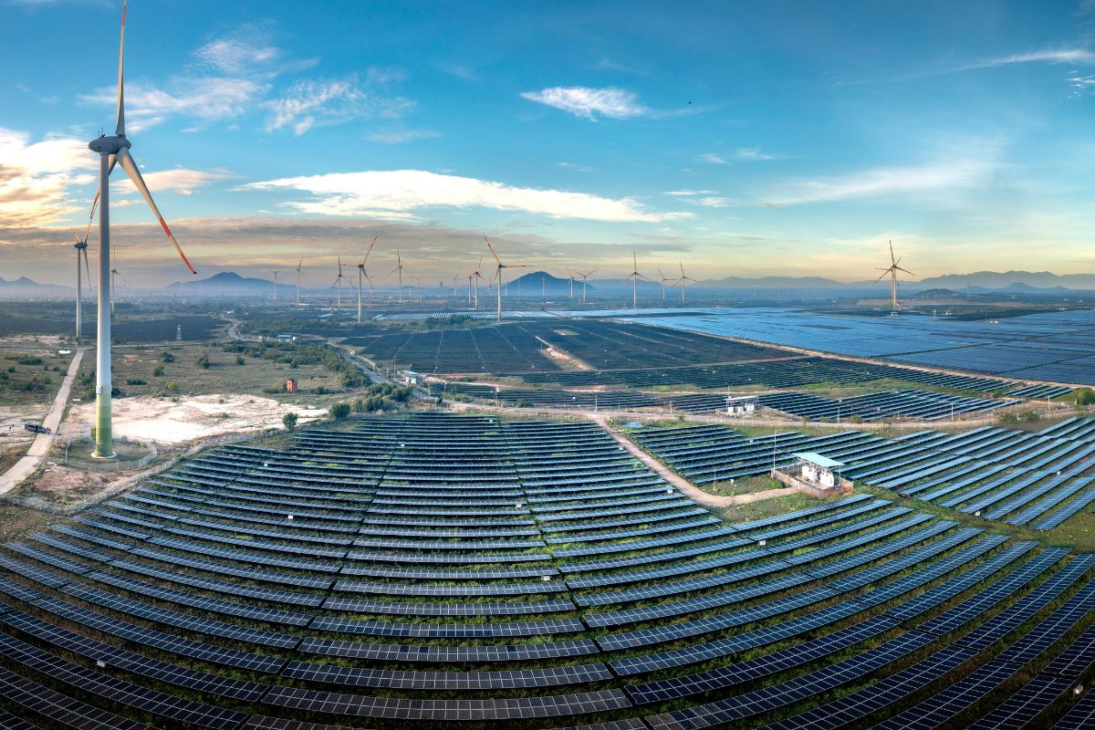 Diagram explaining AI in renewable energy workflow